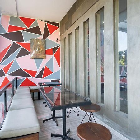 Super Oyo Flagship 91863 Metro House Hotel สุราบายา ภายนอก รูปภาพ