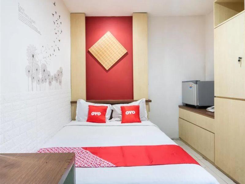 Super Oyo Flagship 91863 Metro House Hotel สุราบายา ภายนอก รูปภาพ