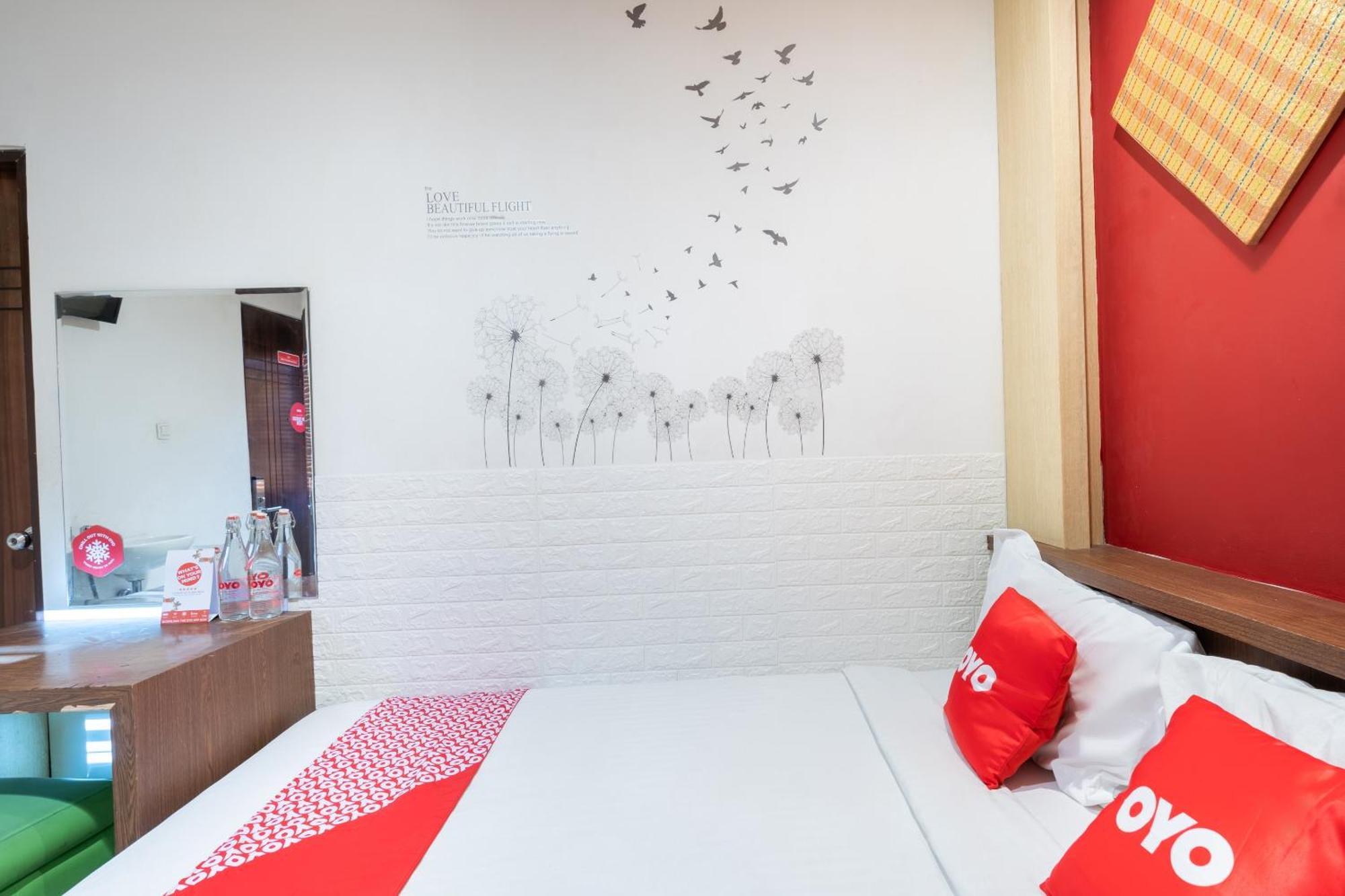 Super Oyo Flagship 91863 Metro House Hotel สุราบายา ภายนอก รูปภาพ