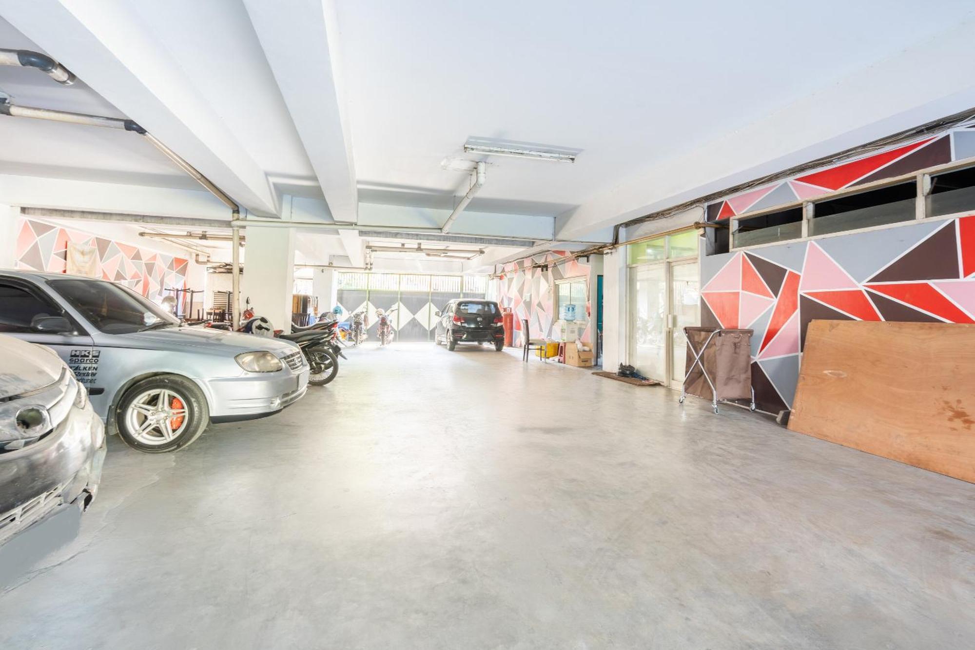 Super Oyo Flagship 91863 Metro House Hotel สุราบายา ภายนอก รูปภาพ