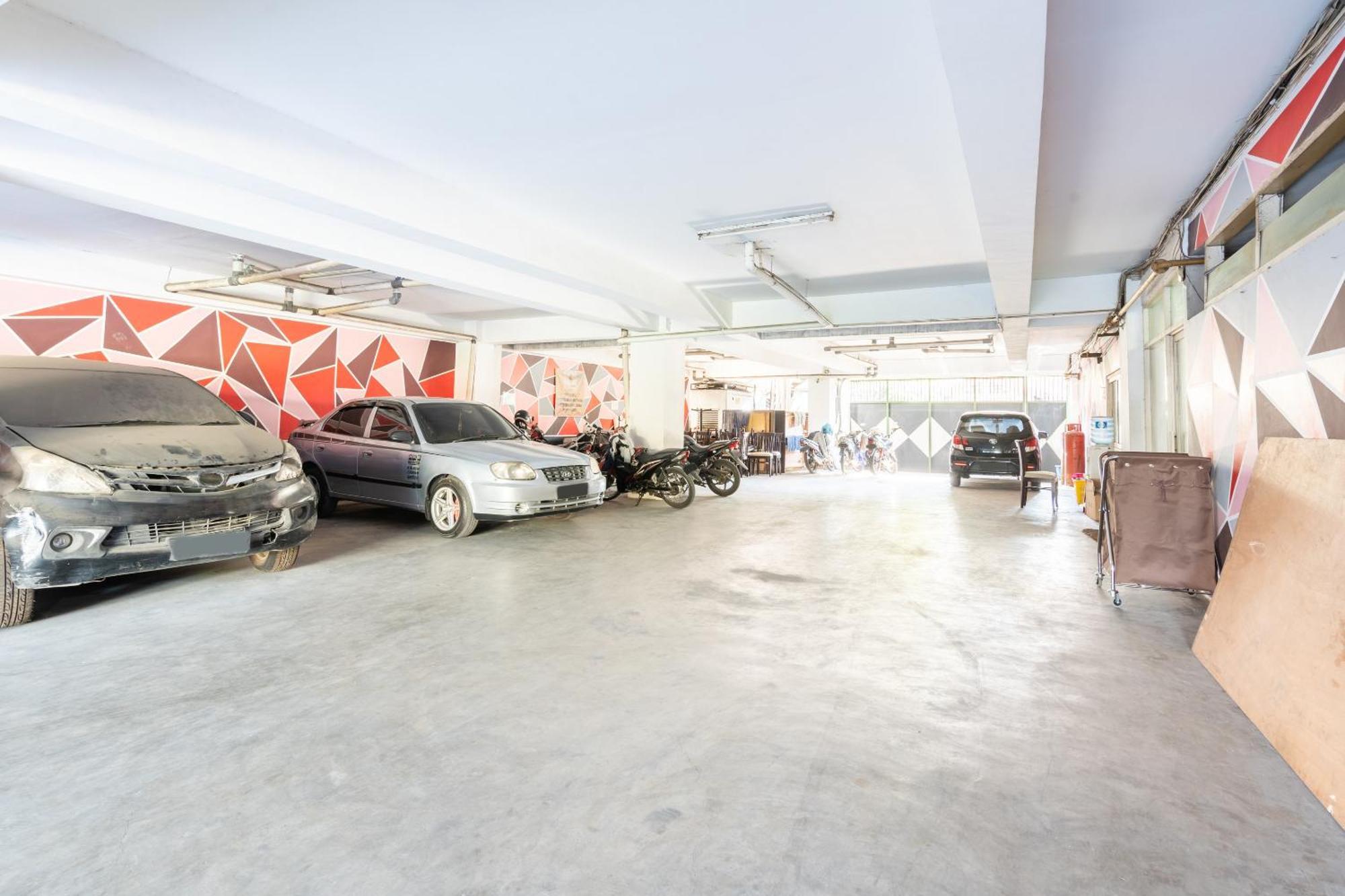 Super Oyo Flagship 91863 Metro House Hotel สุราบายา ภายนอก รูปภาพ