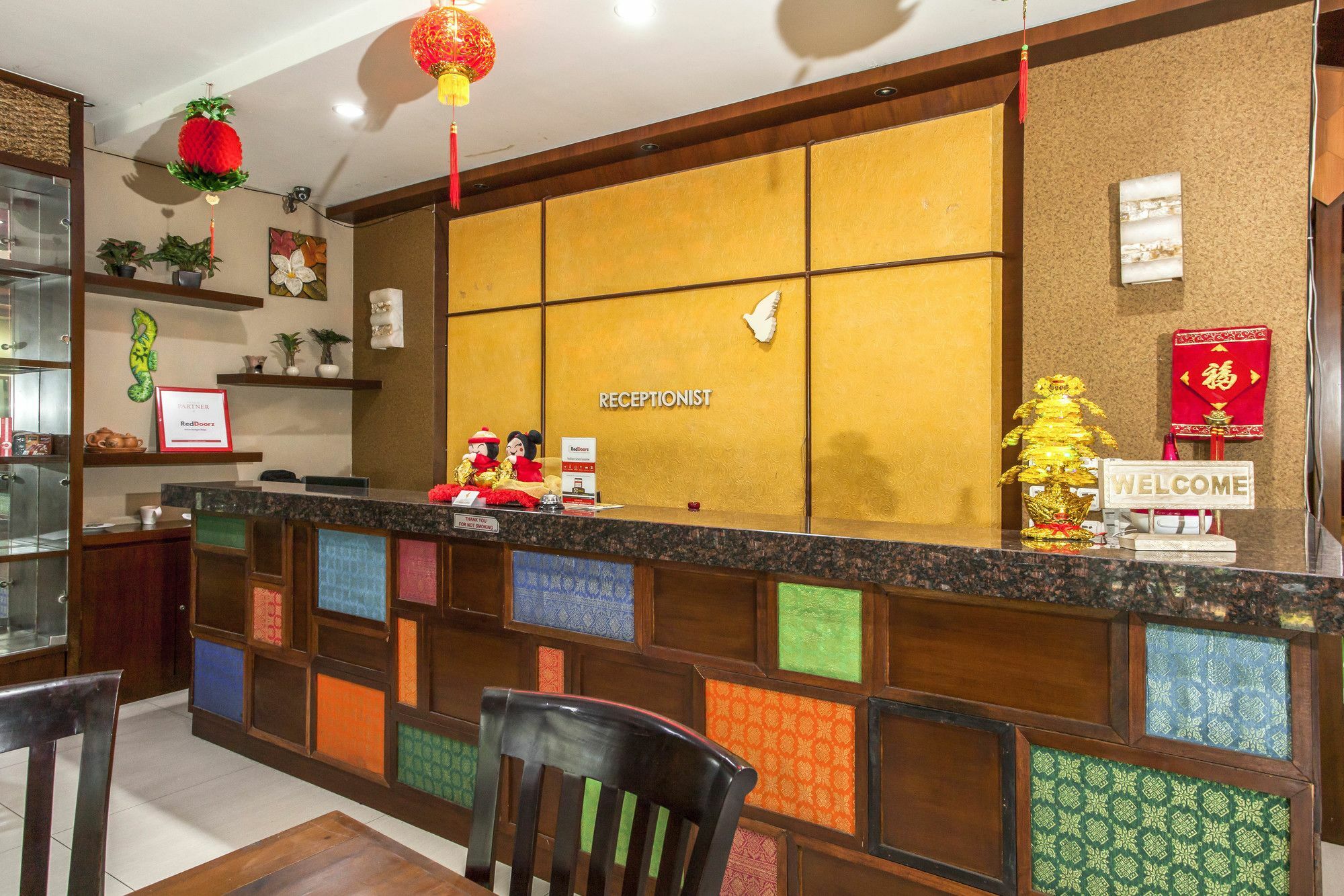 Super Oyo Flagship 91863 Metro House Hotel สุราบายา ภายนอก รูปภาพ